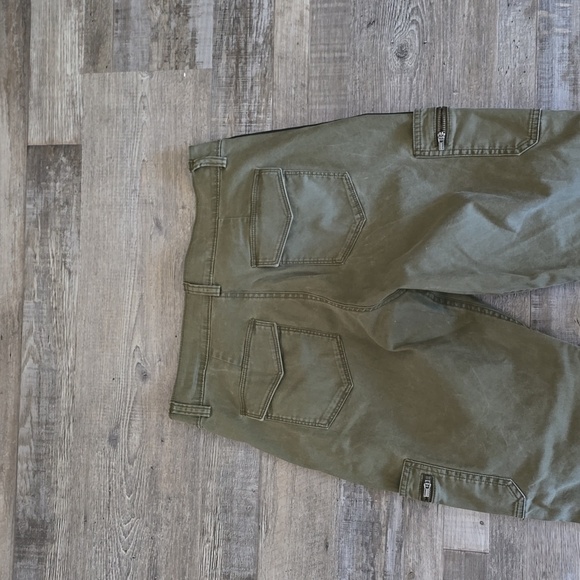 ATHLETA| Summit Cargo Pant| Pinstripe Side Accent | Size 2 - Picture 12 of 13